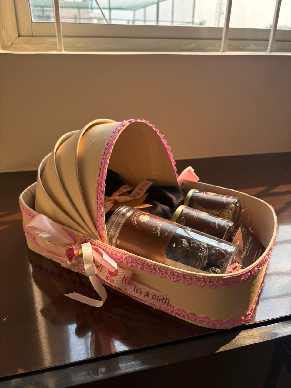 Baby announcement Hamper